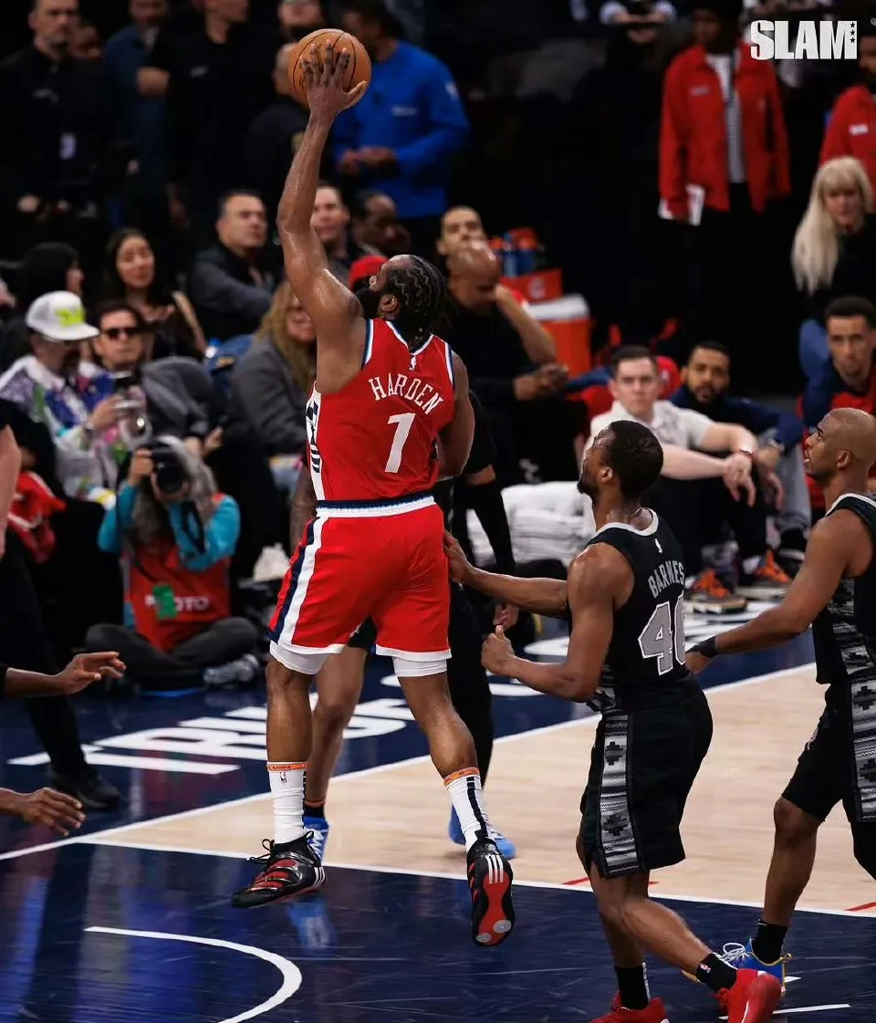 乐竞体育包含关键时刻NBA总决赛传出新动向，洛杉矶快船战术微调，管理层表态——震撼外界，临场指挥获称赞的词条